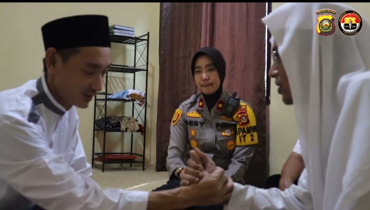 Dapat Hidayah Dalam Penjara, Tahanan di Palembang Jadi Mualaf, Kapolsek IT II Jadi Saksi