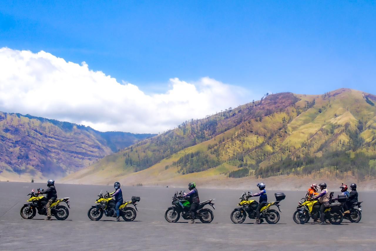 Touring ke Bromo, Suzuki Edukasi Safety Riding untuk Pengendara V-Storm 250SX