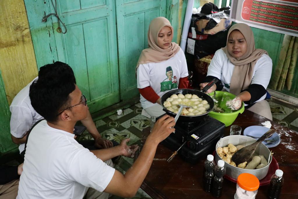 Rangkul Milenial, Wong Kito Ganjar Bangkitkan Eksistensi Pempek Sebagai Kuliner Tradisional 