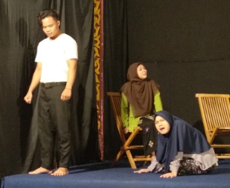 Drama ‘Ayahku Pulang’ Karya Usmar Ismail Pentas di Universitas Bina Darma, Wujud Kreativitas Mahasiswa