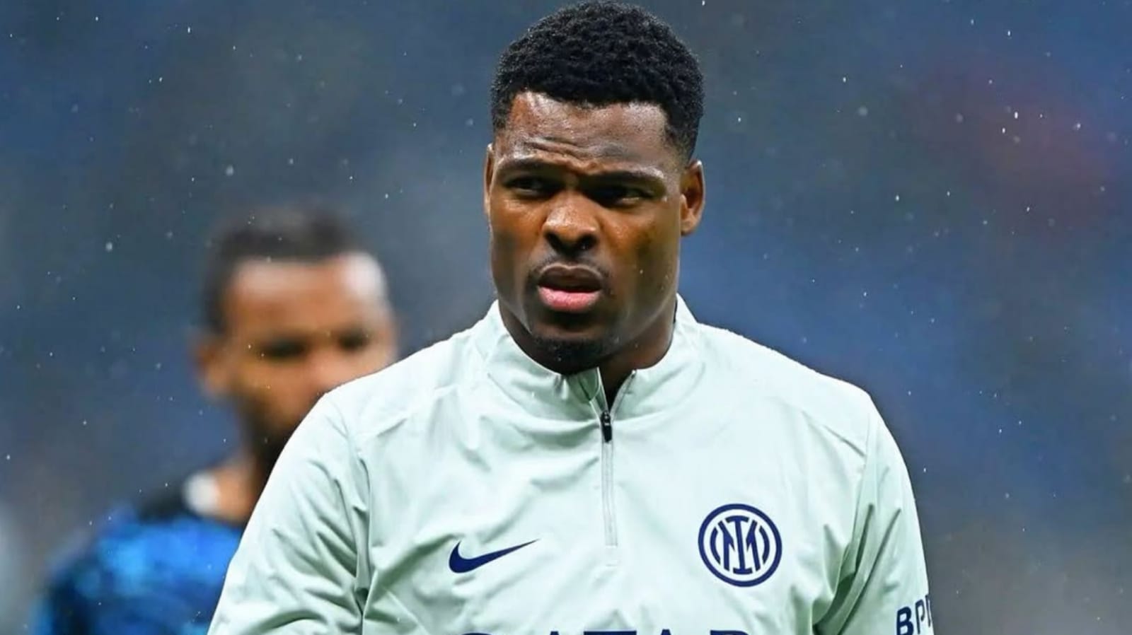 Cedera Denzel Dumfries Memaksa Inter Mencari Pemain Pengganti