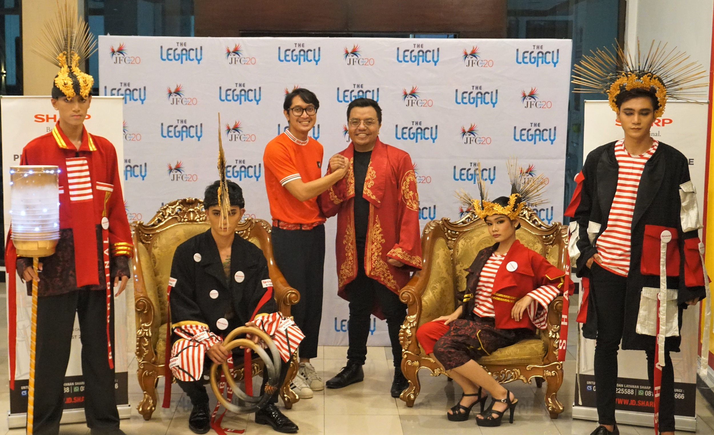Sharp Indonesia Angkat Budaya Madura di Ajang Jember Fashion Carnaval 2022