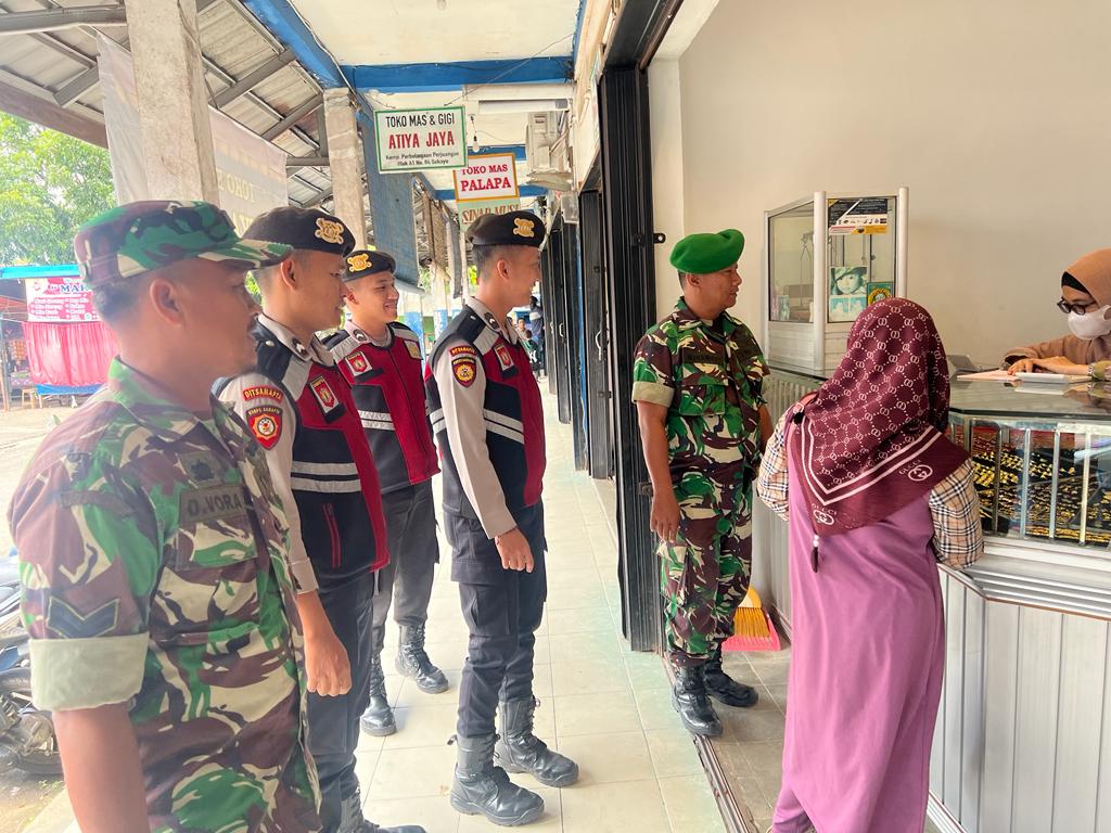 Sinergi TNI-Polri di Musi Banyuasin, Patroli Jalan Kaki Bersama di Pusat Centra Bisnis Sekayu 