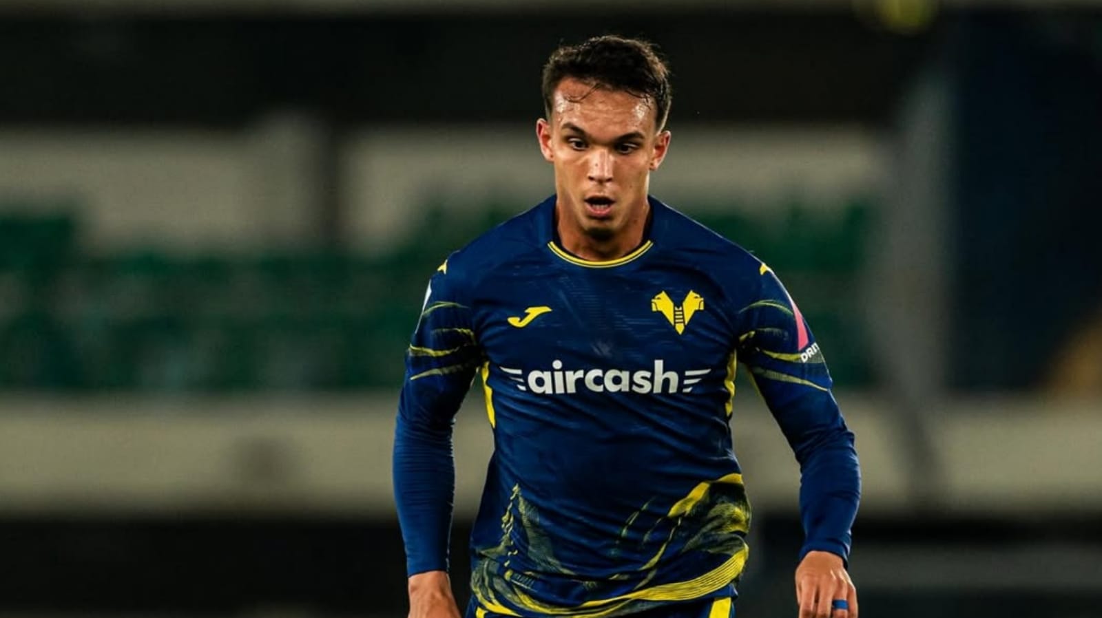 Napoli Mengejar Pemain Bintang Verona, Chelsea, dan Roma