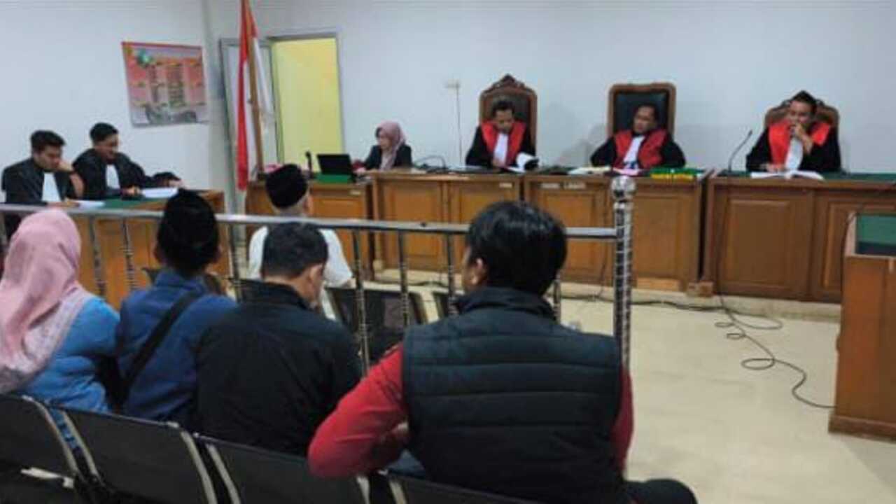 Diduga Terbitkan SPH Palsu, Mantan Kades Kayu Ara Batu Disidang 