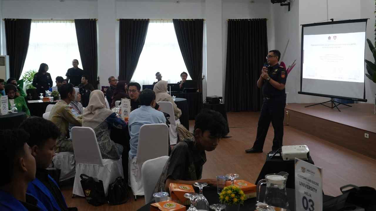 Campus Goes to Customs: Mahasiswa Diingatkan Waspada Penipuan Mengatasnamakan Bea Cukai