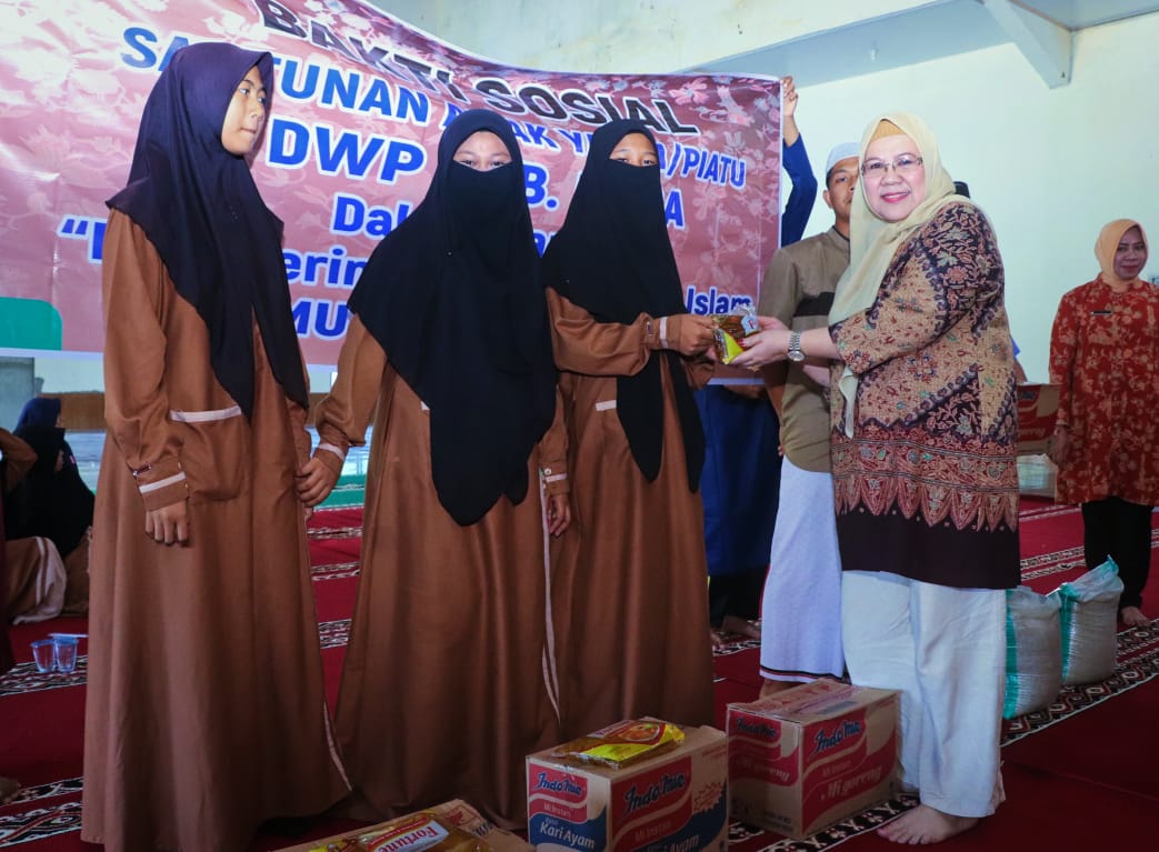 Peringati Tahun Baru Islam, DWP Muba Gelar Bakti Sosial ke Anak Yatim Piatu