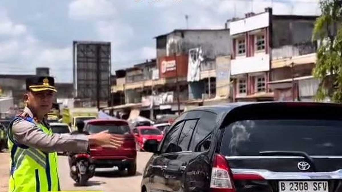 Waspada! Tanjakan dan Jalan Bergelombang Jadi Biang Kerok Macet Parah di Jalintim Muba Km 148