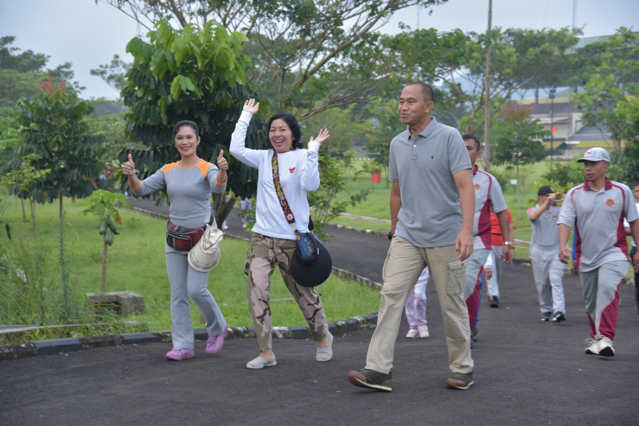 Olahraga Bersama Meriahkan Family Gathering Keluarga Besar Pusdiklat Bela Negara Badiklat Kemhan