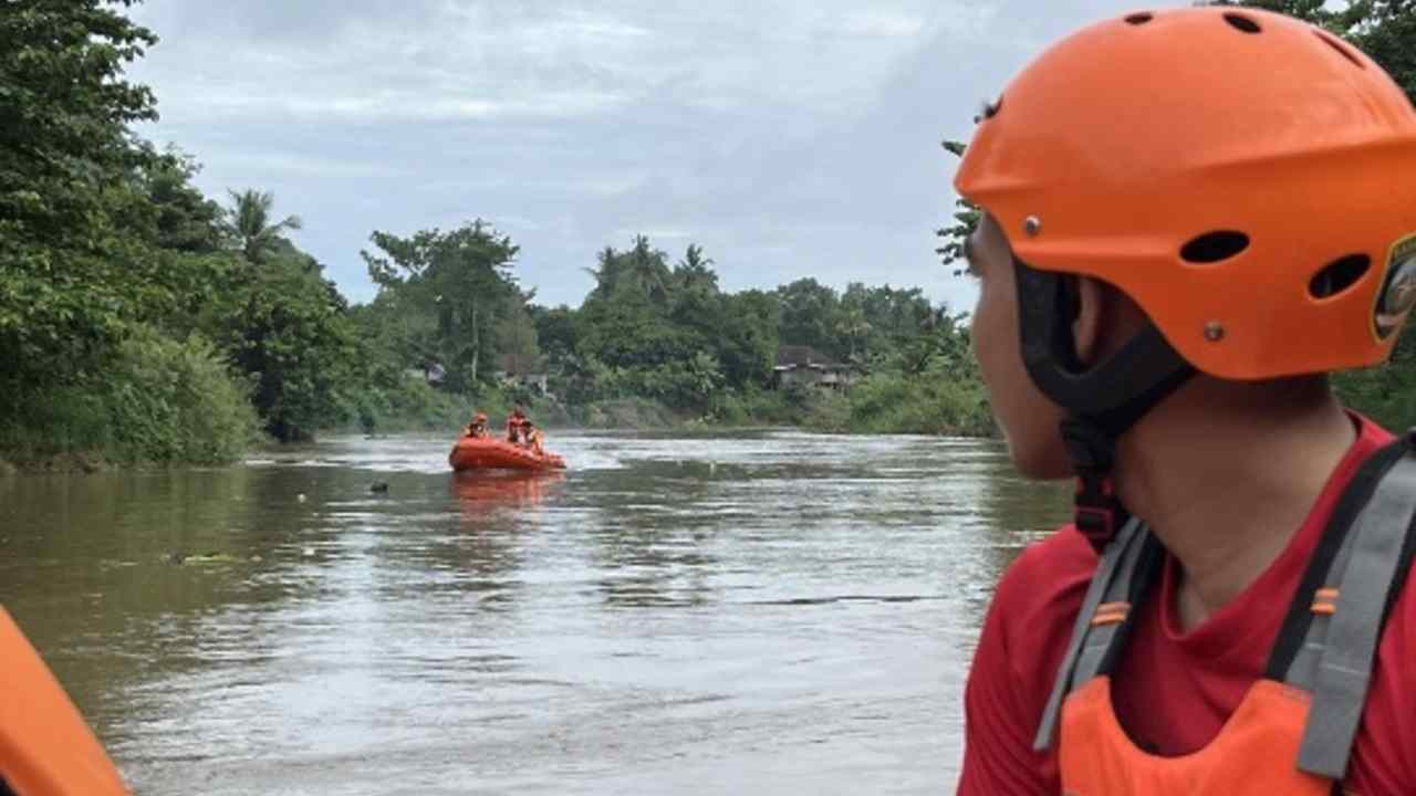Tragedi Liburan di OKI: Mandi Bersama Nenek, Bocah 7 Tahun Hilang di Sungai Komering