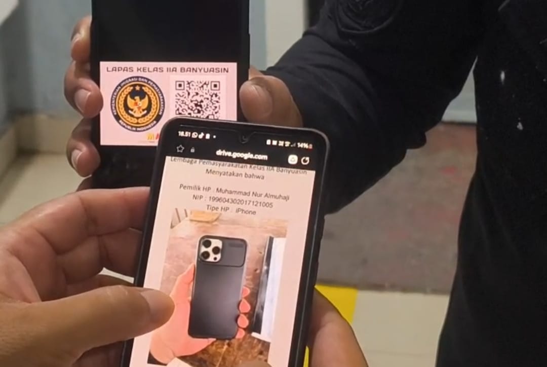 Cegah Peredaran Handphone, KPLP Lapas Kelas II A Banyuasin Kroscek HP Pegawai Pakai PHP