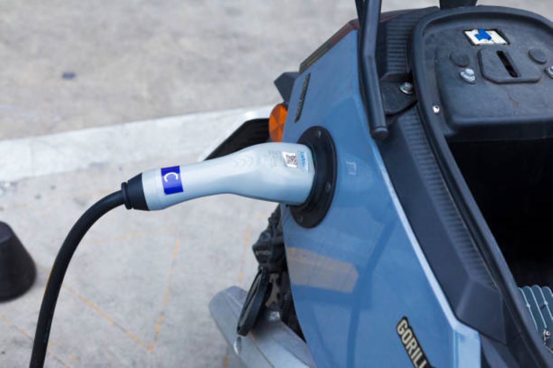 Inilah Kebiasaan Sepele yang Bikin Baterai Motor Listrik Cepat Rusak