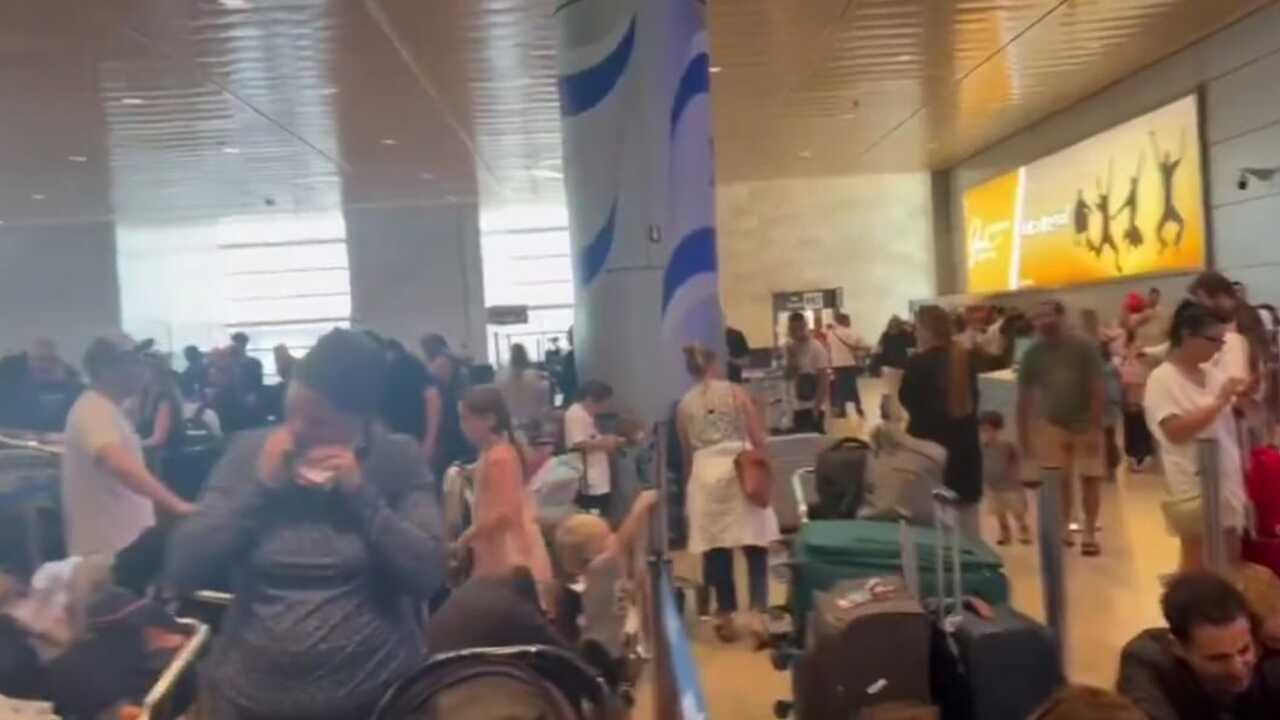 Balas Serangan Israel, Houthi Tembakkan Rudal Balistik ke Bandara Ben Gurion