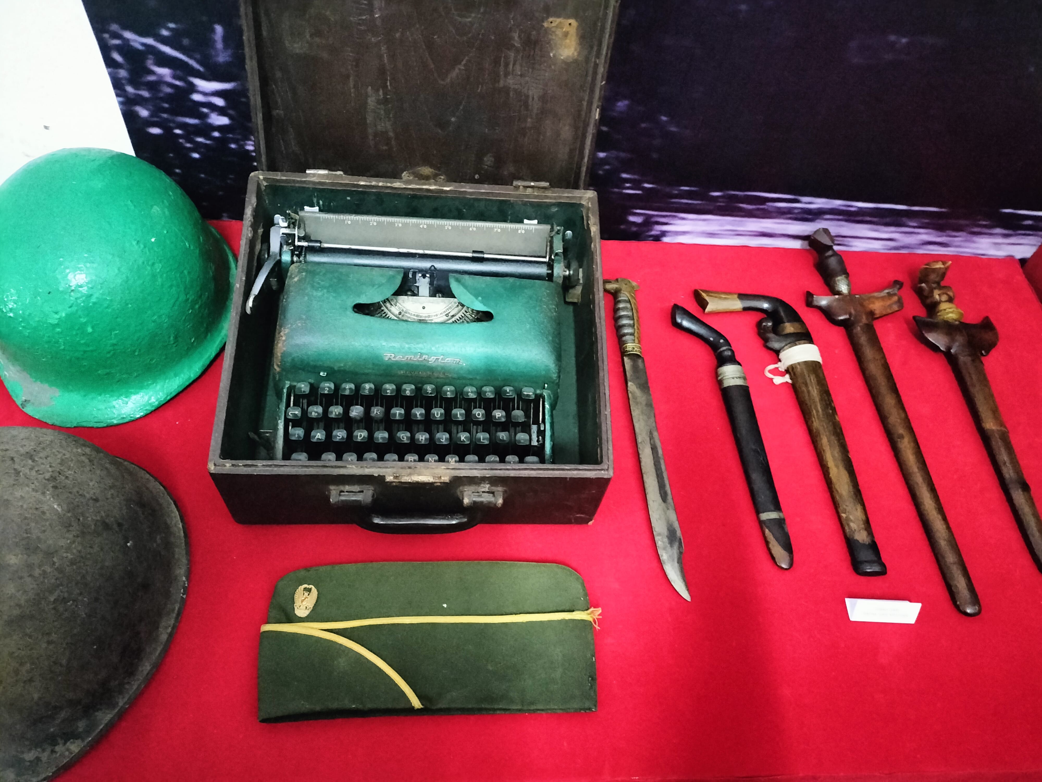 6 Koleksi Benda Bernilai Sejarah di Museum Subkoss, Nomor 5 Senjata Penghancur Jembatan 