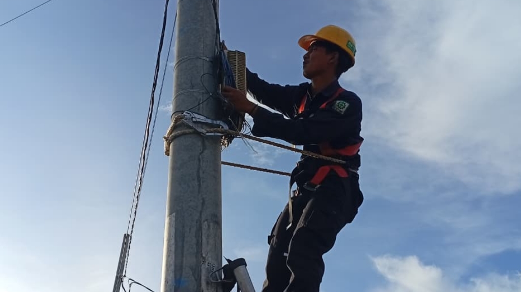 Wujudkan Layanan Stabil, PLN Icon Plus Optimalkan Perapihan ROW dan Kabel Fiber Optik