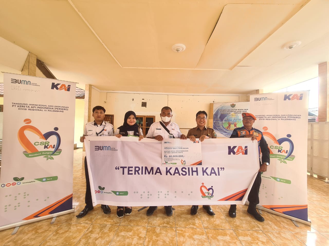 PT KAI Divre III Palembang Berikan Bantuan CSR 600 Paket Sembako