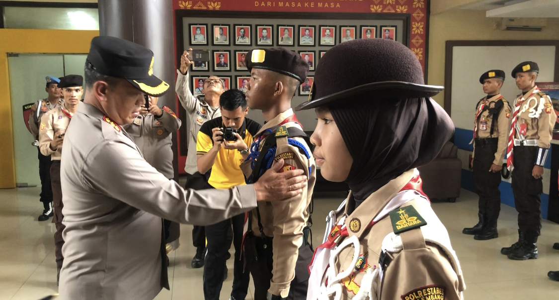 Kapolrestabes Palembang Lepas Kontingen Pramuka Saka Bhayangkara ke Pertikara Nasional