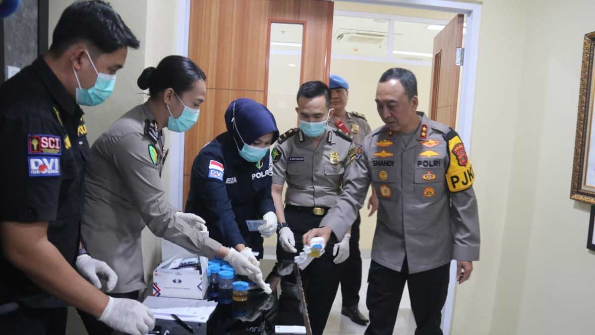 Geger! Kapolda Sumsel Mendadak Tes Urine Wakapolda & Pejabat Utama, Ada Apa?