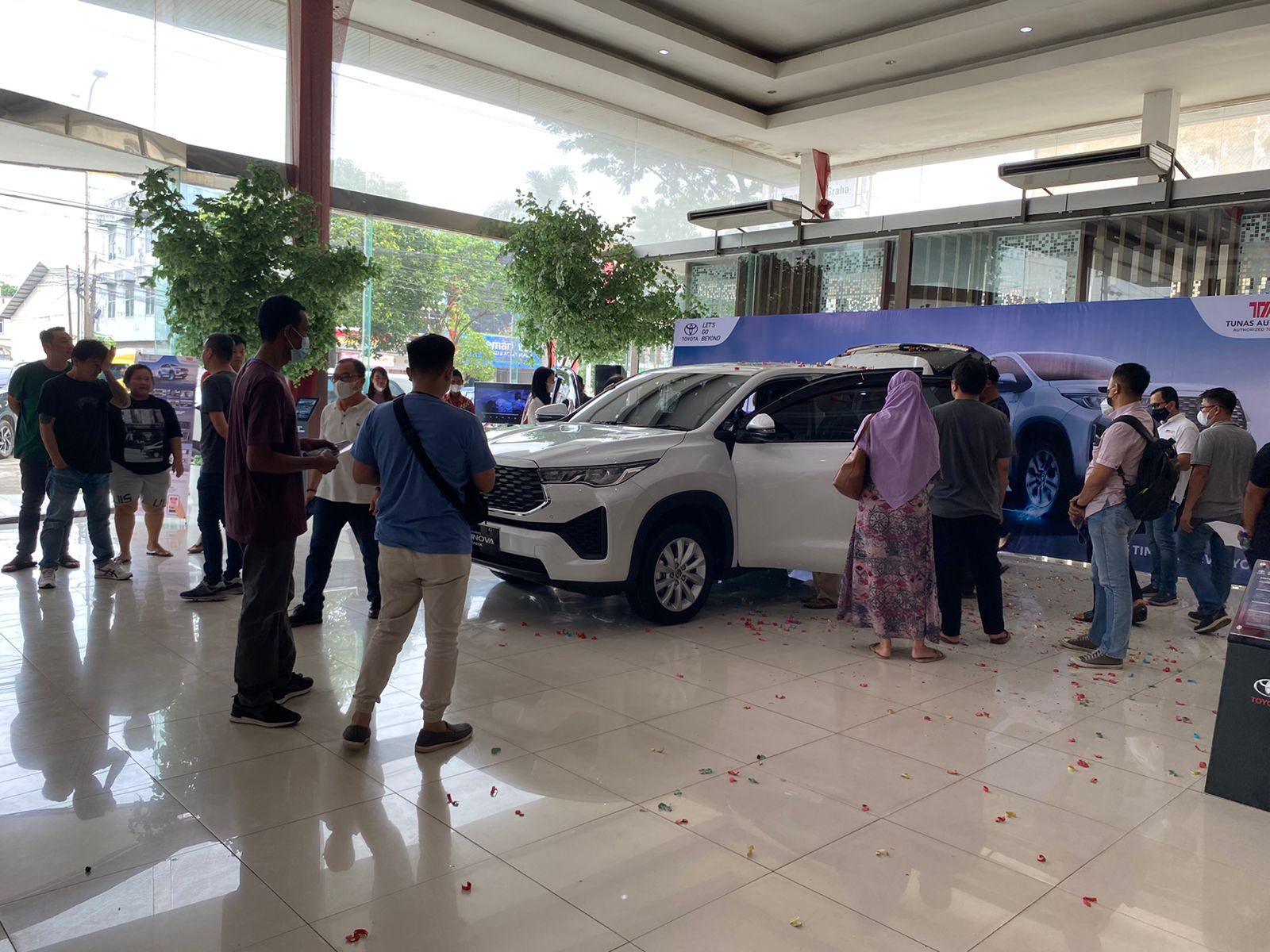 Kijang Innova Zenix Type V Hybrid Paling Banyak Dipesan Konsumen TAG Palembang