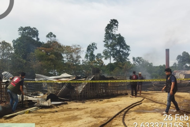 Pemilik Penyulingan Minyak Ilegal Terbakar di Kecamatan Sanga Desa Jadi Tersangka