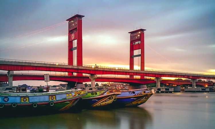Jadi Ikon Kota Palembang! Ini 5 Fakta Menarik Jembatan Ampera yang Punya Kembaran di Luar Negeri