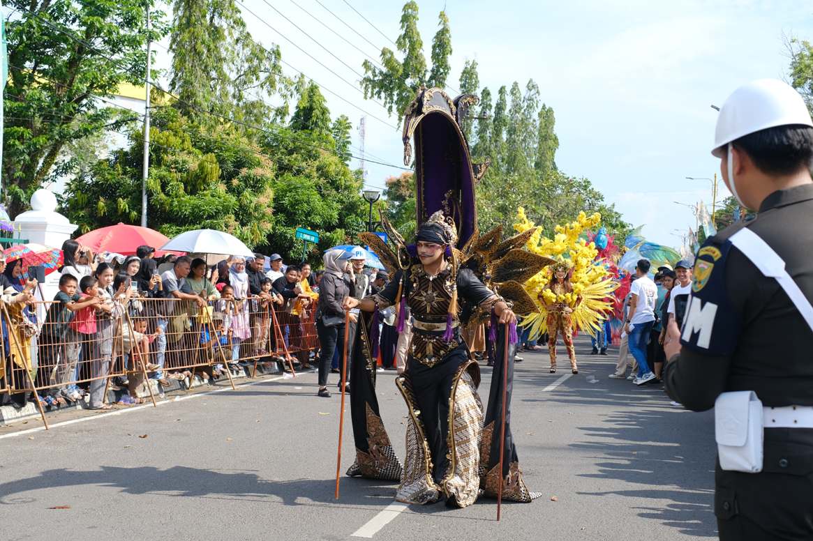 Pemkab Muba Undang Fashion Show Burung Cendrawasih dari Kota Jember Meriahkan HUT Muba ke 68