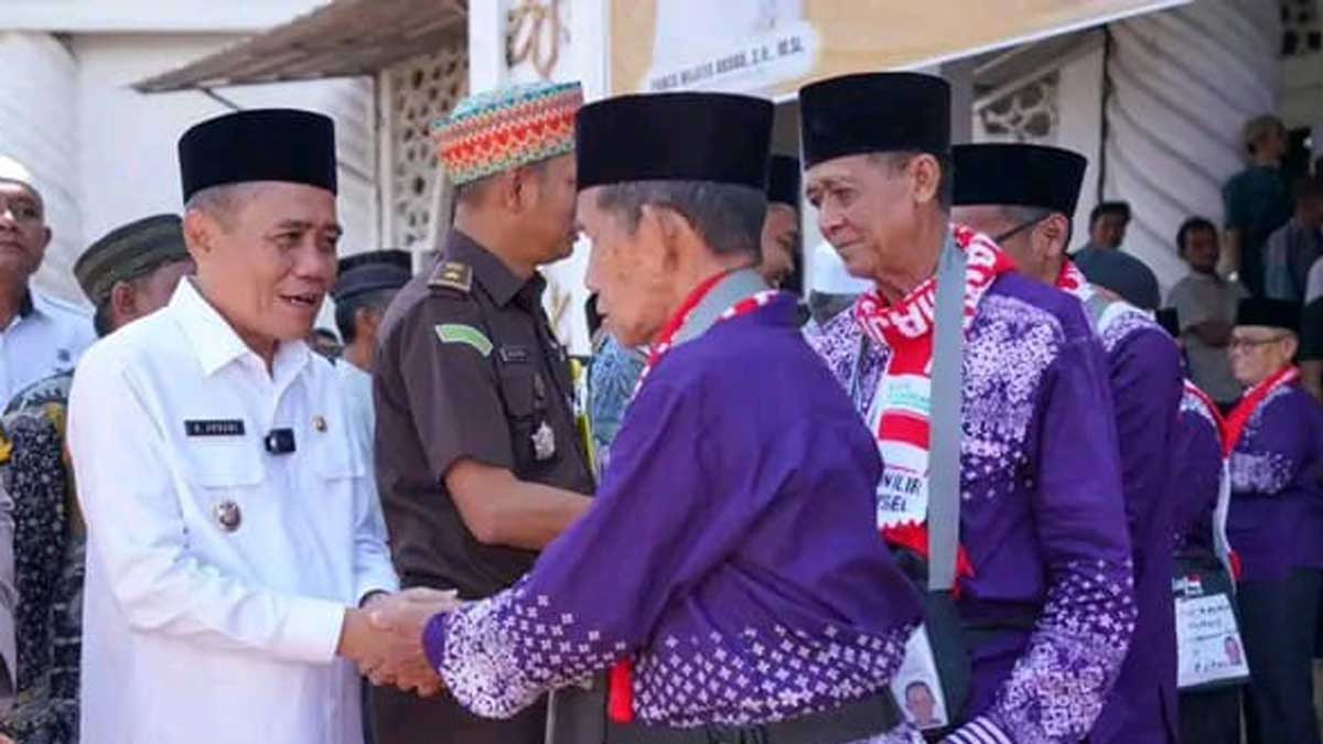 Wakil Bupati Ogan Ilir Lepas Calon Jamaah Haji Kloter 11, Ardani: Semoga Menjadi Haji yang Mabrur