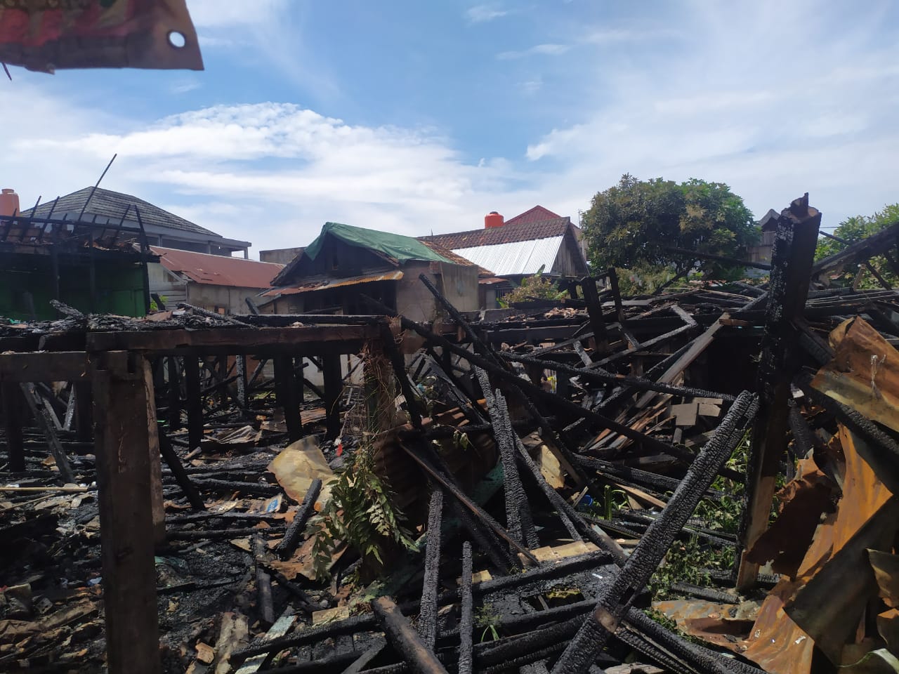 Pulang dari Masjid, Pemilik Rumah Terkejut Rumahnya Ludes Terbakar