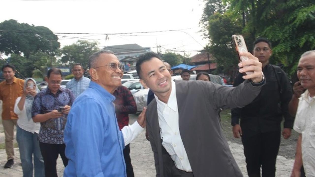 Ngobrol Seru di Kantor Disway, Raffi Ahmad dan Sufmi Dasco Temui Dahlan Iskan