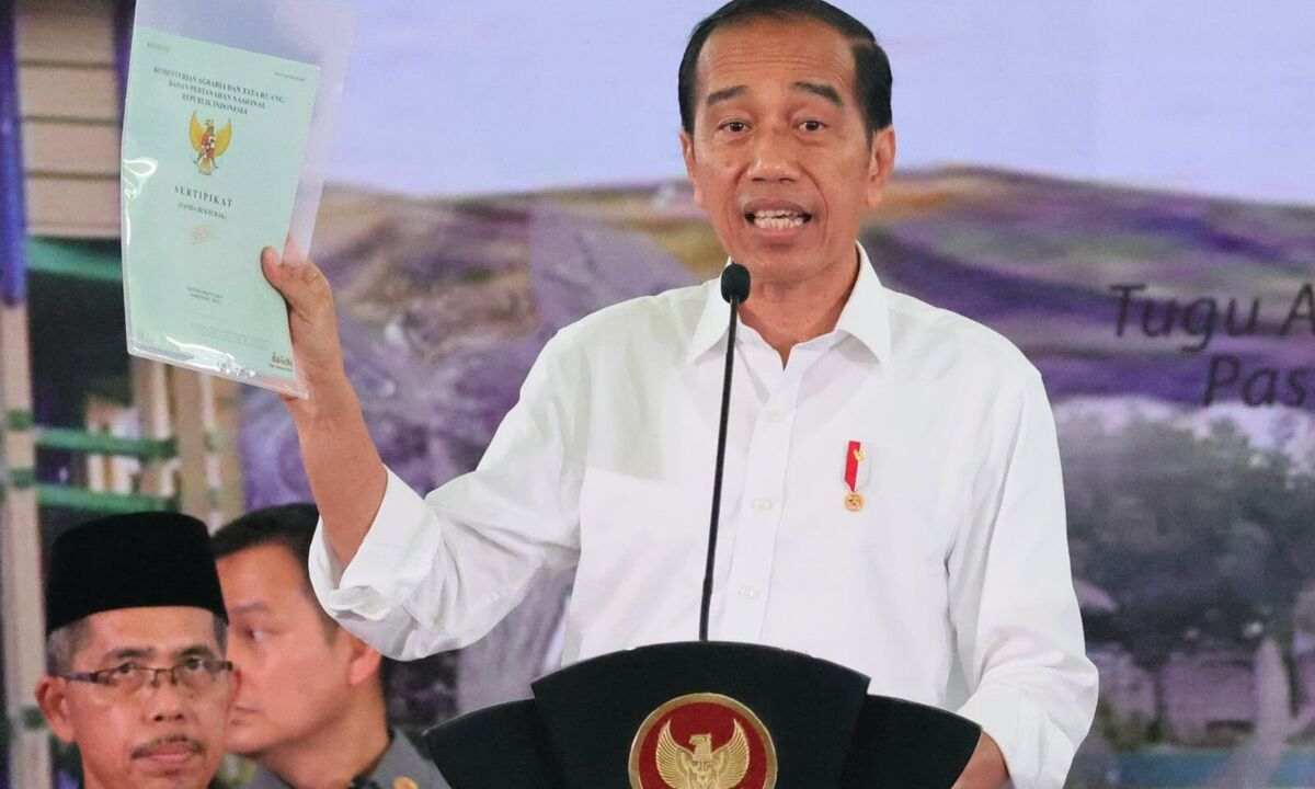 Turun Langsung Bagikan 4.000 Sertifikat Se Jatim, Ini Kata Presiden Jokowi