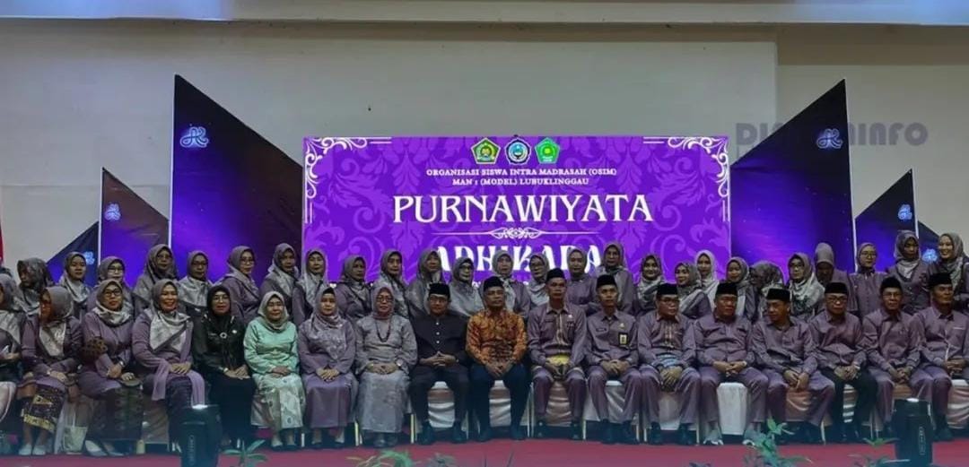 Acara Purnawiyata Siswa MAN 1 Model Lubuk Linggau Berlangsung Khidmat