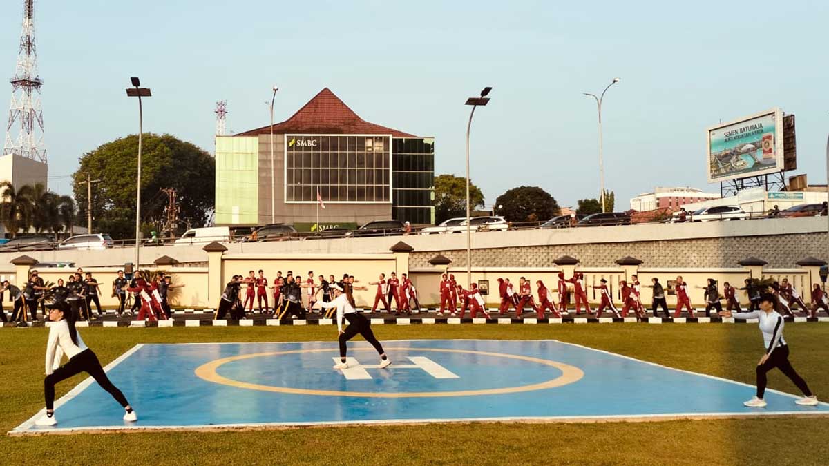 Olahraga Bersama Tingkatkan Soliditas dan Kebugaran Personel Polda Sumsel