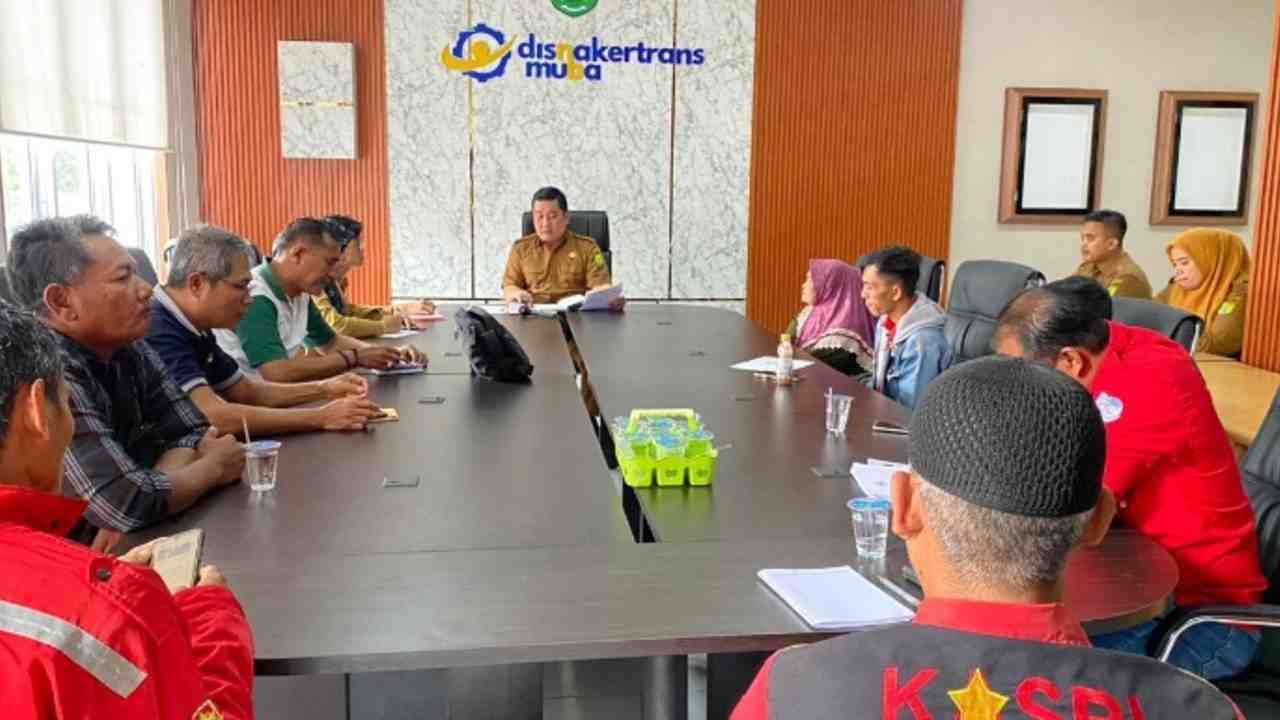Selesaikan Konflik Industrial, Disnakertrans Muba Tegaskan Komitmen Lewat Mediasi Maraton