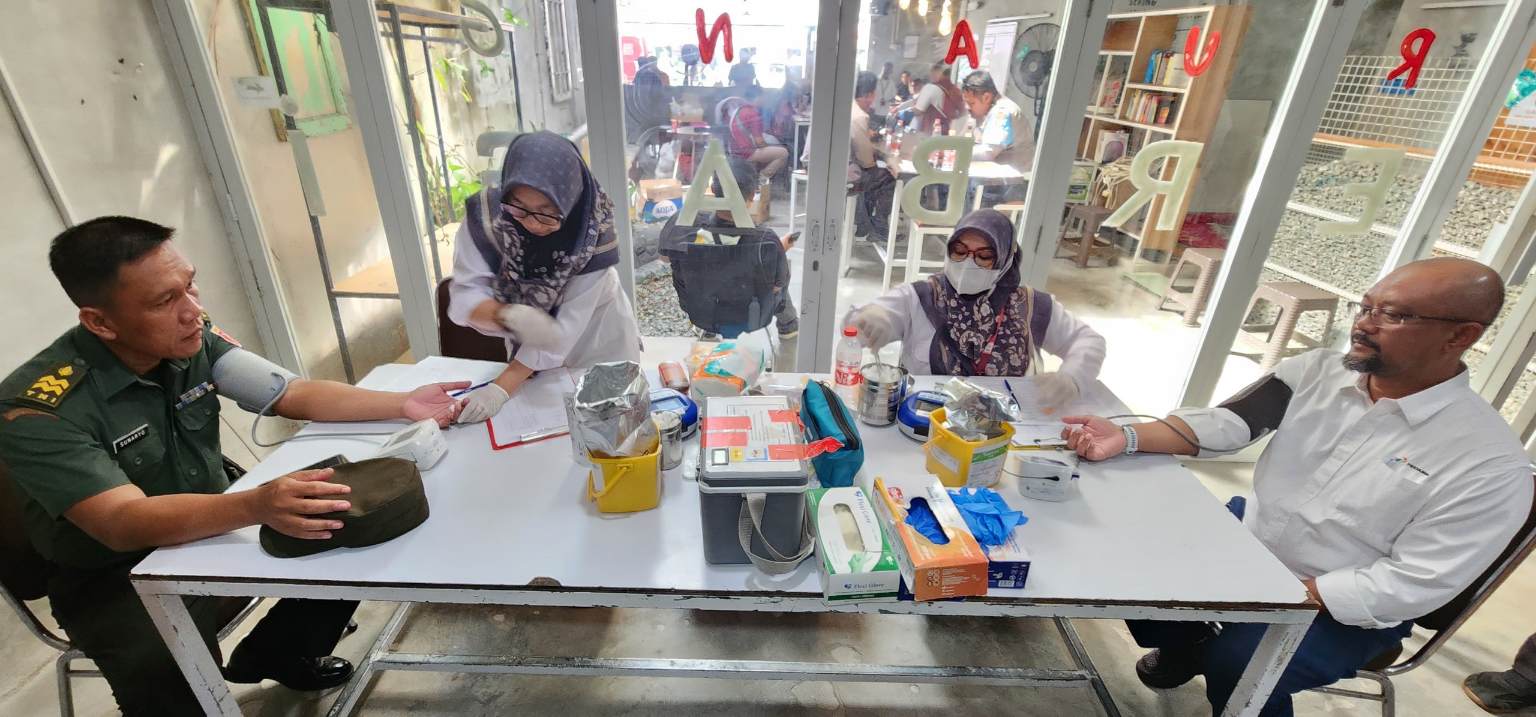 Puncak Bulan K3, Pertamina Hulu Sanga Sanga Berkolaborasi dengan Warga Gelar Donor Darah