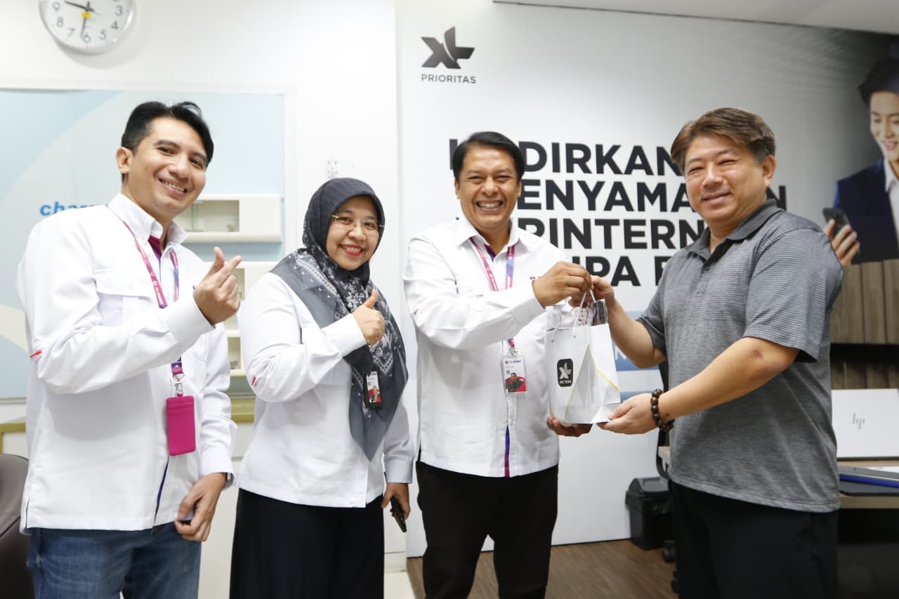 Harpelnas 2025, XLSMART Hadirkan Program Poin dan Kejutan Spesial untuk Pelanggan Setia