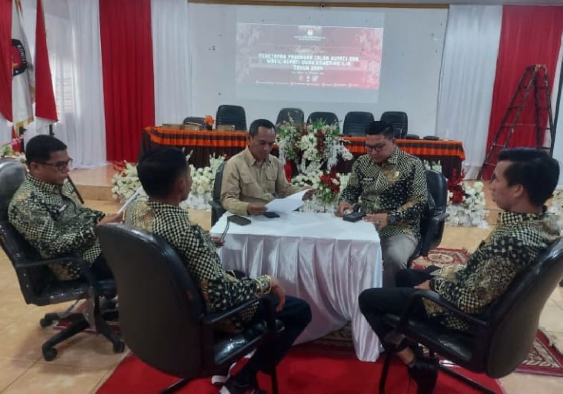 SAH! KPU OKI Tetapkan Muchendi-Supriyanto dan Dja'far Shodiq-Abdiyanto Sebagai Paslon Bupati dan Wakil Bupati