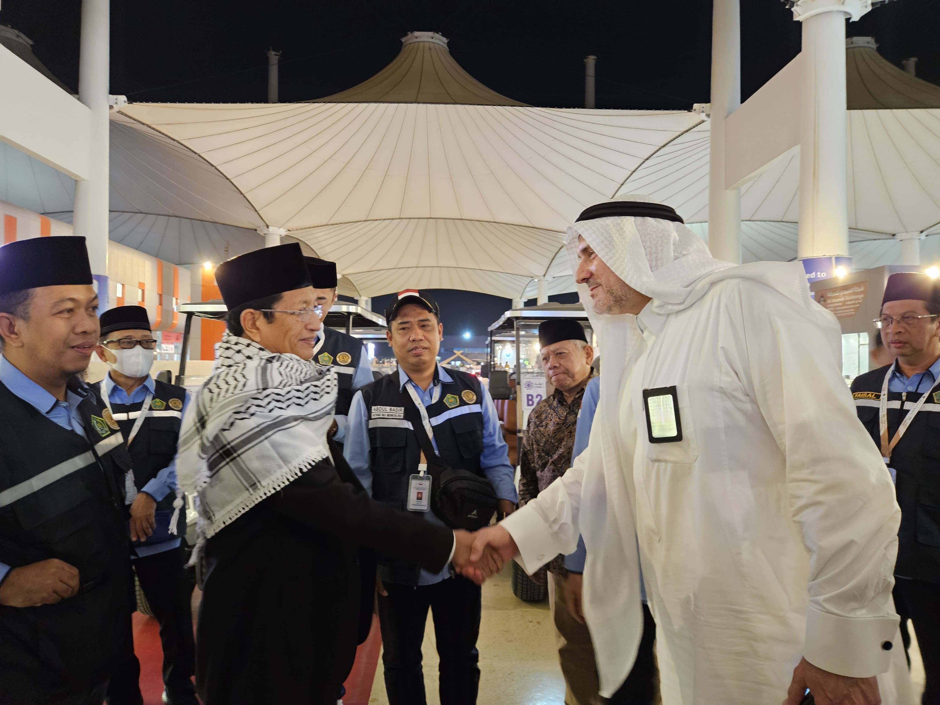 Bertemu Jemaah Haji Indonesia di Jeddah, Amirul Haj Minta Jemaah Fokus Persiapan Wukuf di Arafah