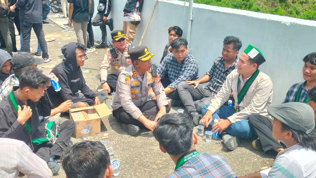 Ini Pesan Kapolres AKBP Adhitia Bagus Arjunadi Untuk Masyarakat Lubuklinggau Usai Aksi Mahasiwa Berjalan Damai