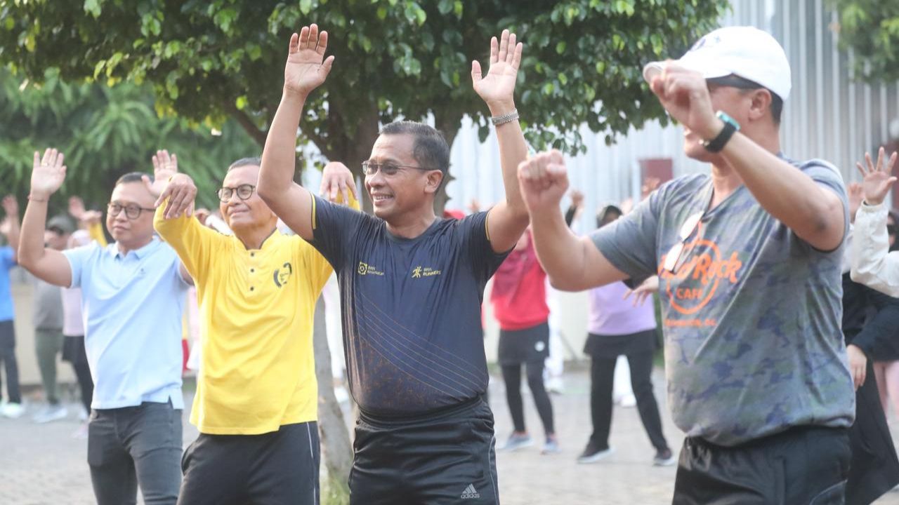 Dirut BPJS Kesehatan Ikut Senam Dahlan Iskan: Bisa Turunkan Risiko Serangan Jantung dan Diabetes