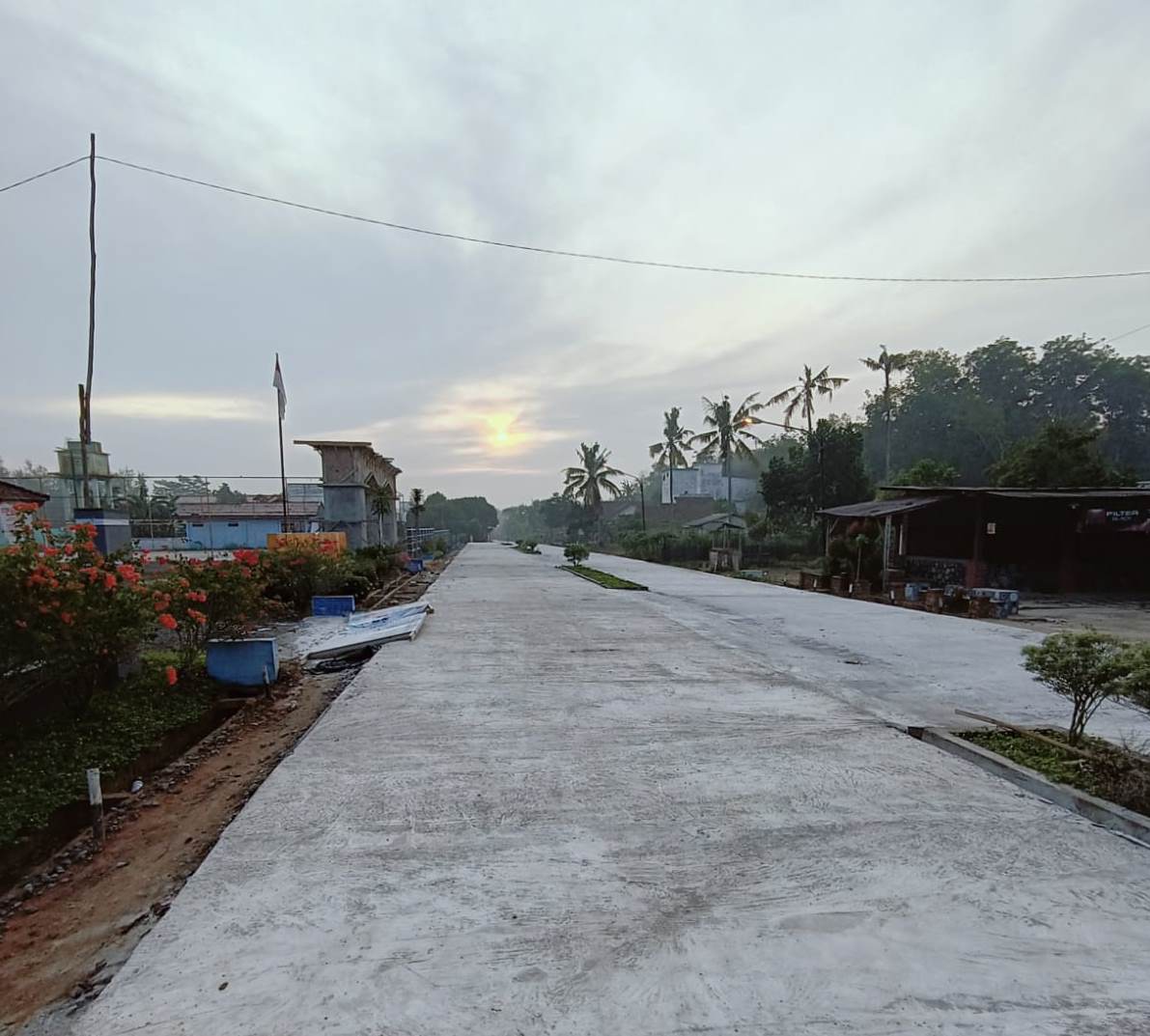 Bangun Jalan Cor Beton 500 Meter, Kades Kemang Indah: Terimakasih Pak Iskandar SE