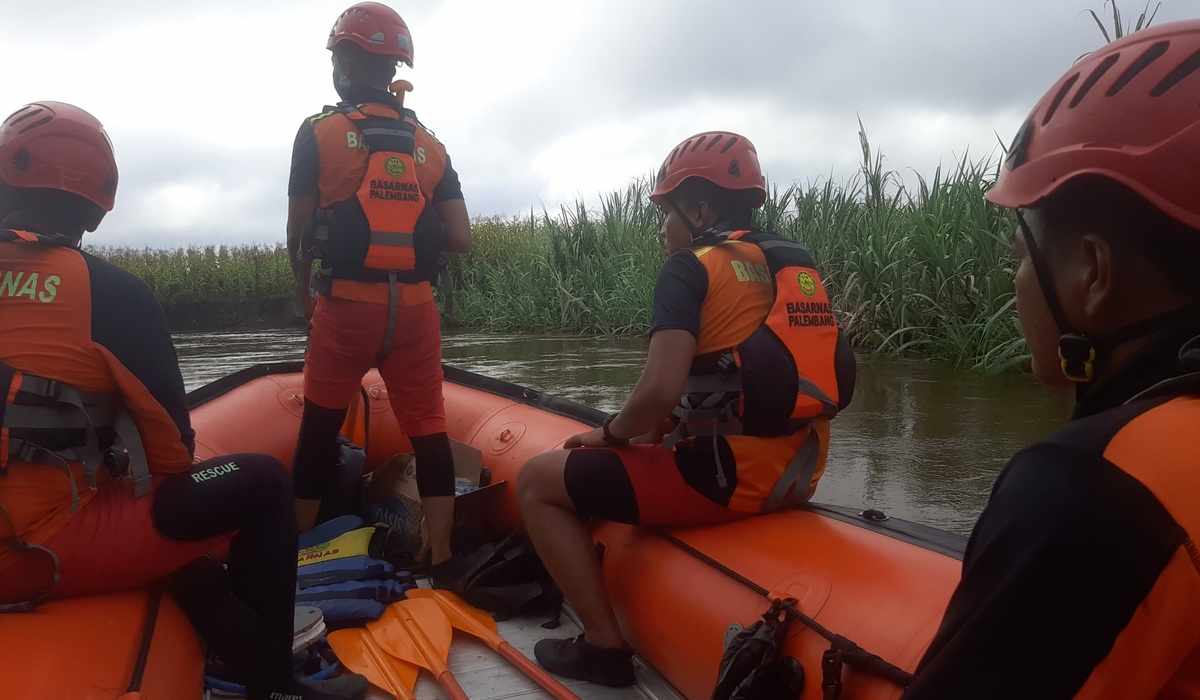 Dua Saudara Kembar Tenggelam, Basarnas Palembang Sisir Sungai Komering