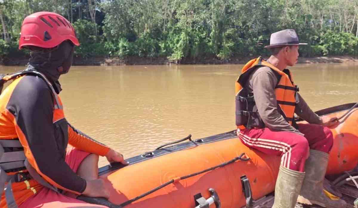 Perahu Getek Pasutri Asal Ogan Ilir Ini Dihantam Ombak, Istrinya Hilang di Sungai Ogan