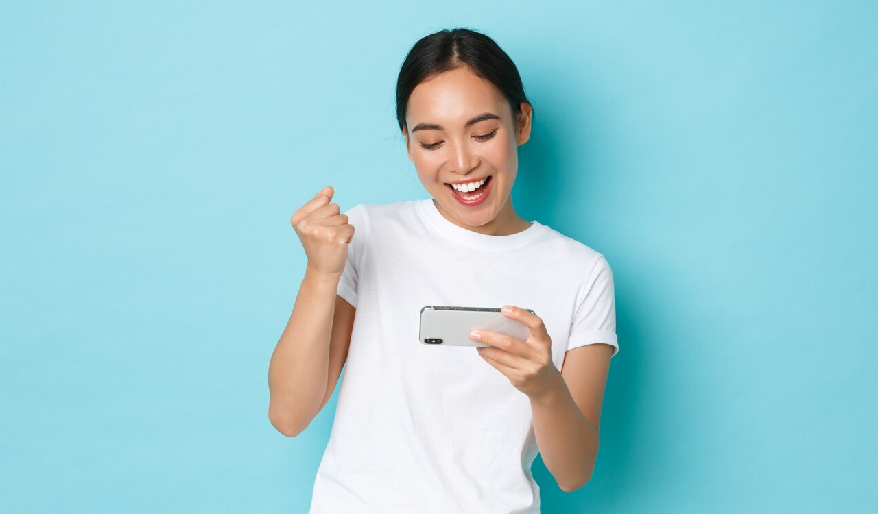 Hobi Baca Novel Digaji Saldo DANA Rp300.000 Tiap Hari, Begini Caranya