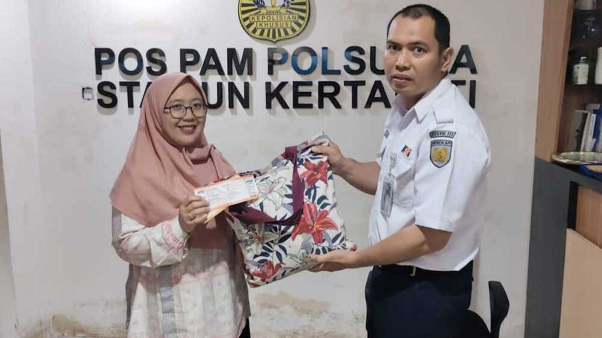 Barang Tertinggal di Kereta Api? Jangan Panik, Ini Cara Klaim di Layanan Lost and Found KAI Palembang