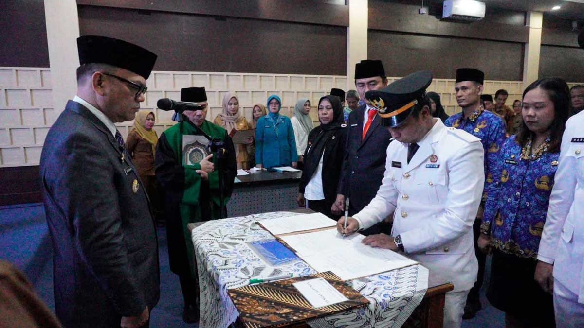 Pesan Menohok Bupati Joncik Saat Lantik Pejabat Empat Lawang
