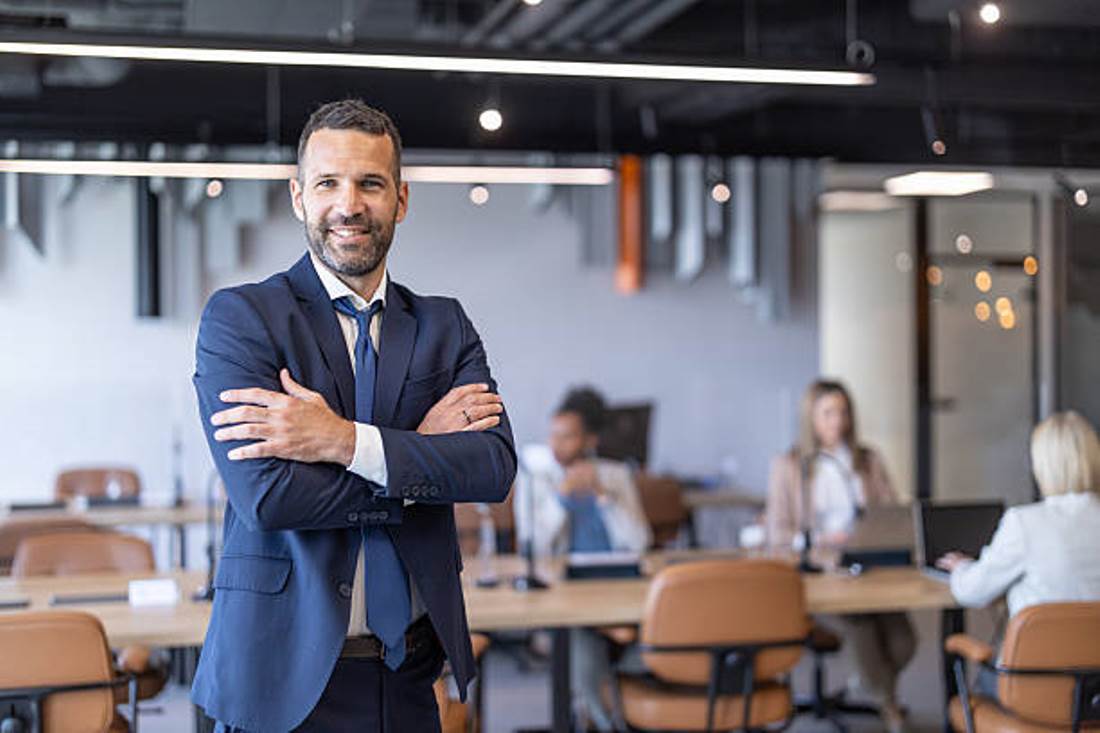 8 Tips Mengasah Karisma untuk Dihormati dan Diakui