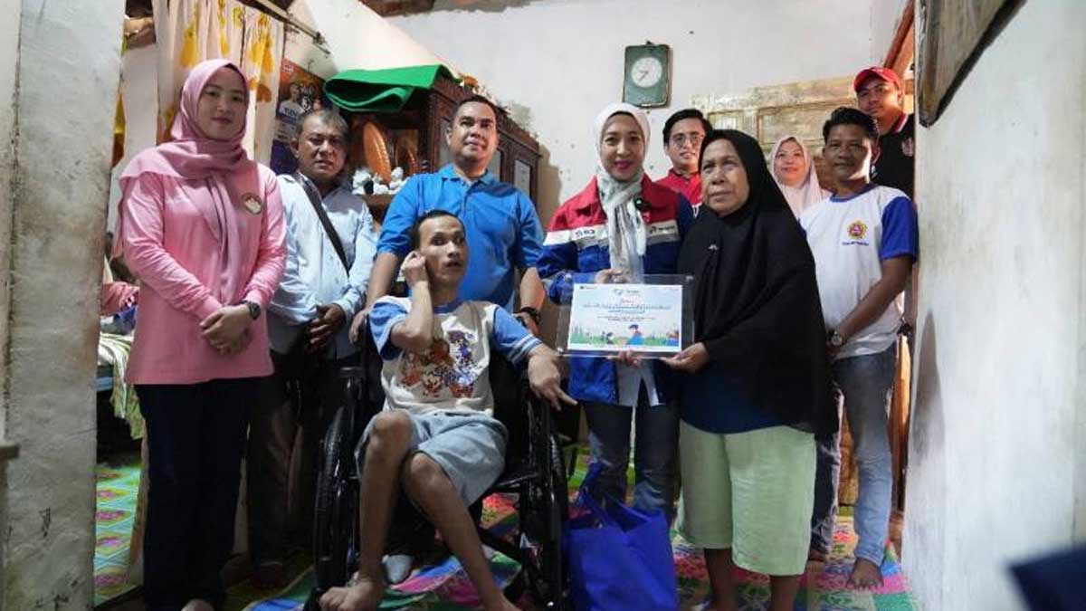 Menyelami Kisah-Kisah Haru Penerima Bantuan Program SENYUM Pekerja Kilang Pertamina Plaju