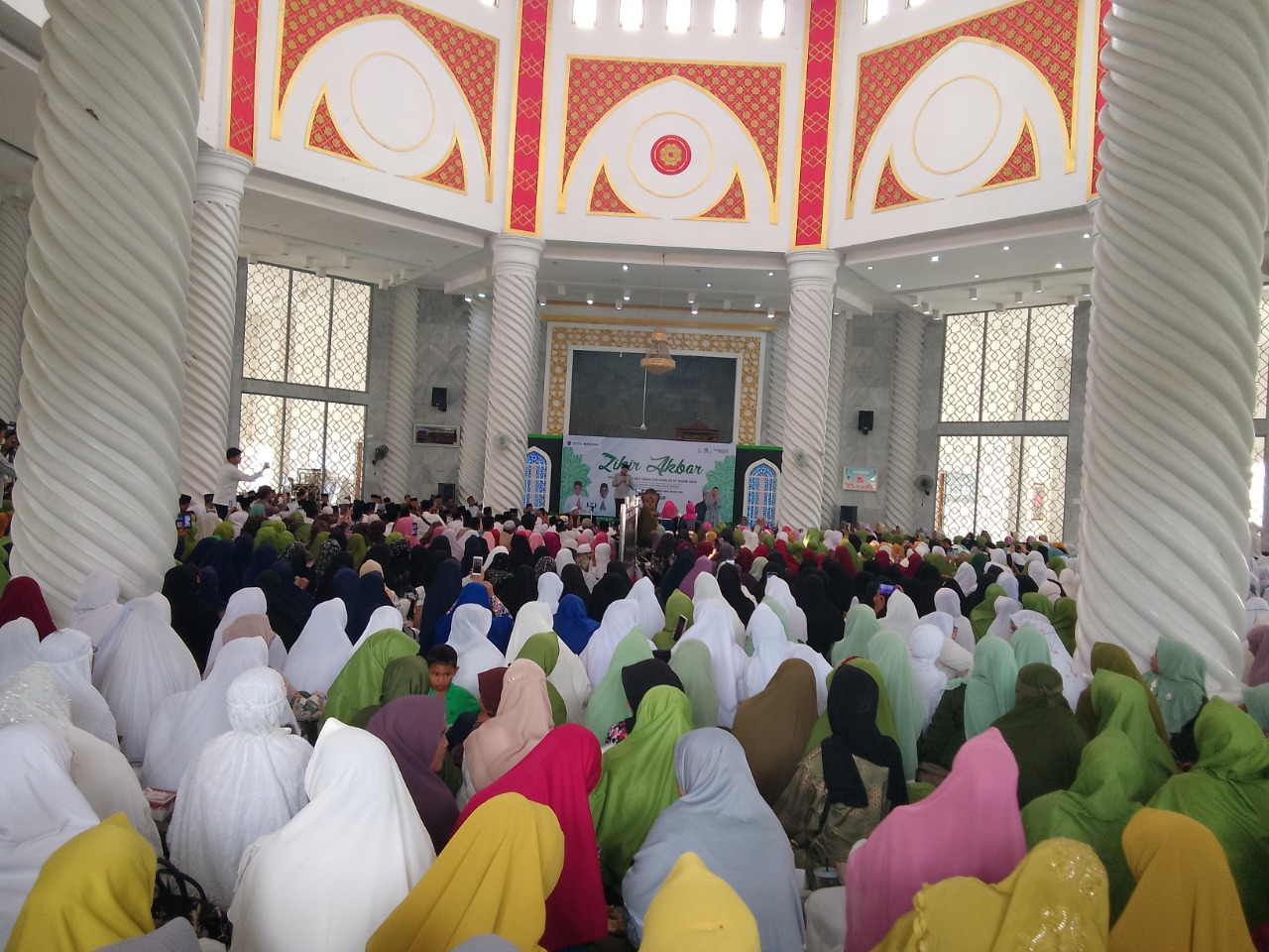 Masya Allah, Demi Dengarkan Ceramah Ustadz Iswadi, Masjid Agung An-Nur Dipadati Warga Ogan Ilir