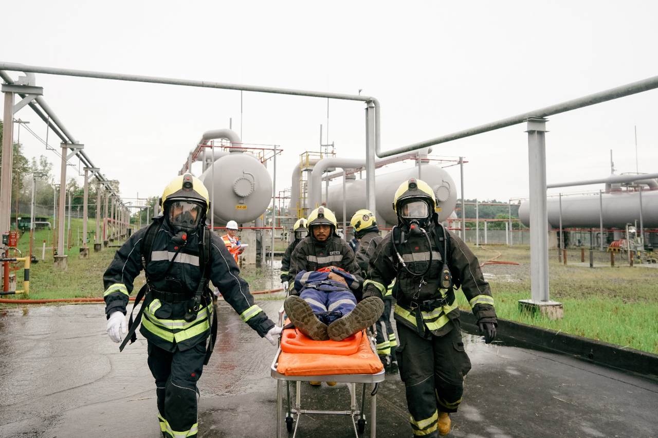 Kilang Badak LNG di Bontang Terbakar, Tim Berjibaku Padamkan Api