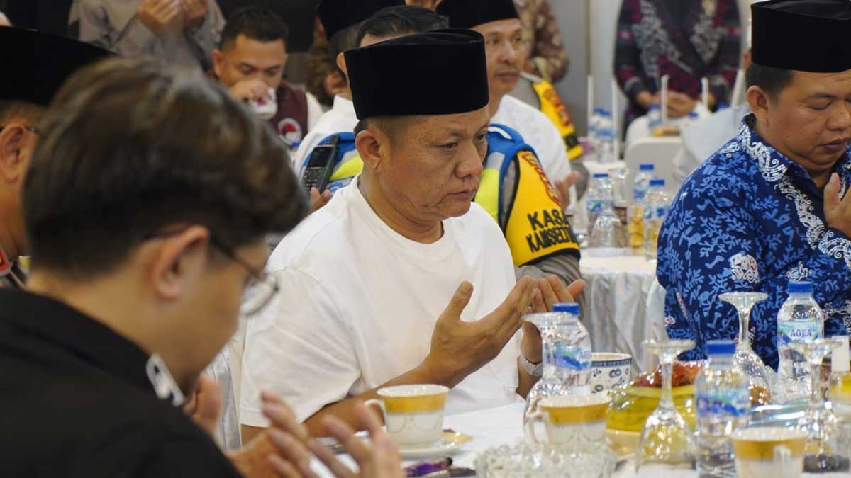 Bukan Pesta Mewah, Begini Cara Sejuk Bupati OKU Timur Enos Sambut 2026 Bersama Lintas Agama